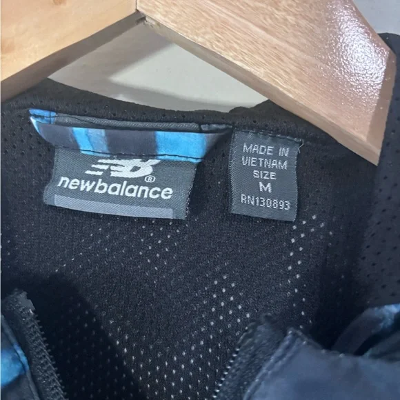 New Balance Black and Blue Jacket - Picture 2 of 3